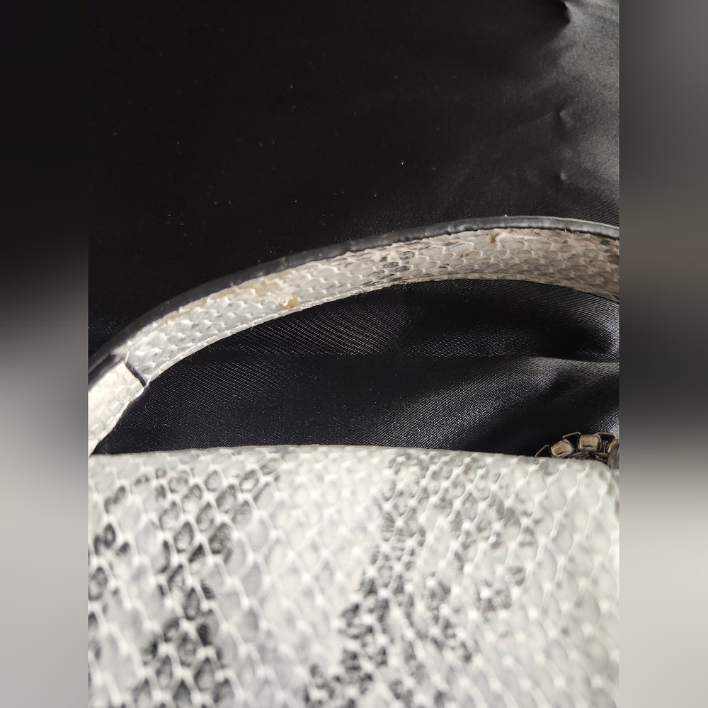 Silver Metallic Snake Pattern Handbag - Picture 3 of 7
